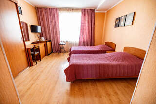 Гостиница На Вайнера Первоуральск Двухместный номер с 2 отдельными кроватями-3